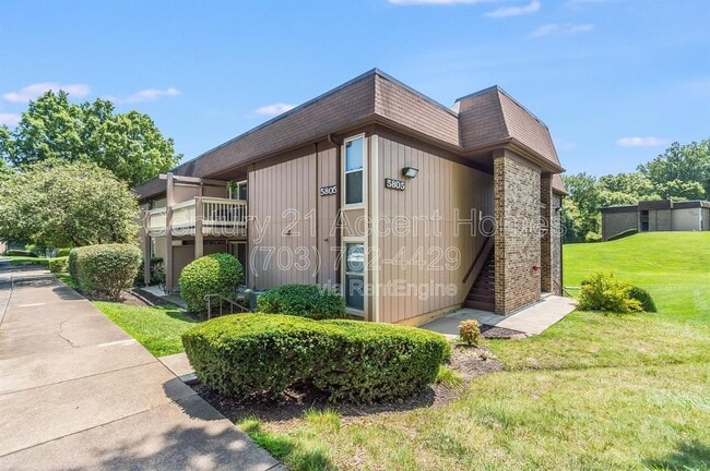 Building Photo - 5805 Royal Ridge Dr