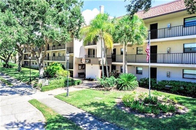 Building Photo - 104 Capri Isles Blvd