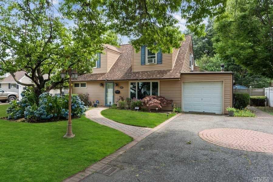 Primary Photo - 341 Pin Oak Ln