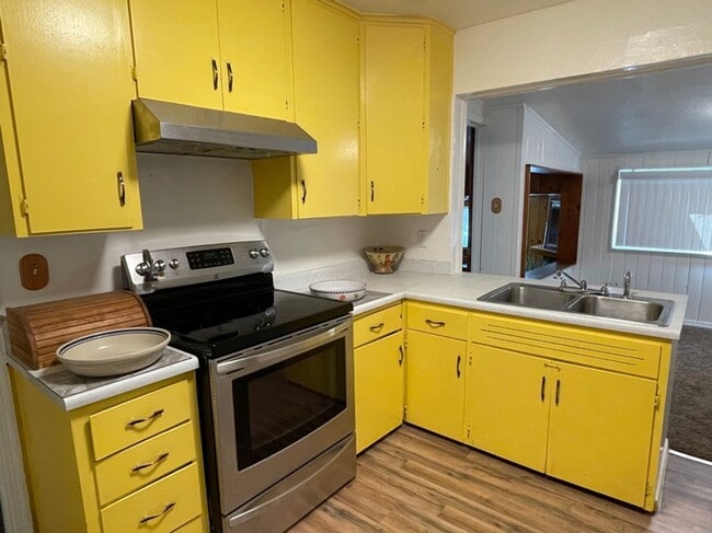 Building Photo - 2236