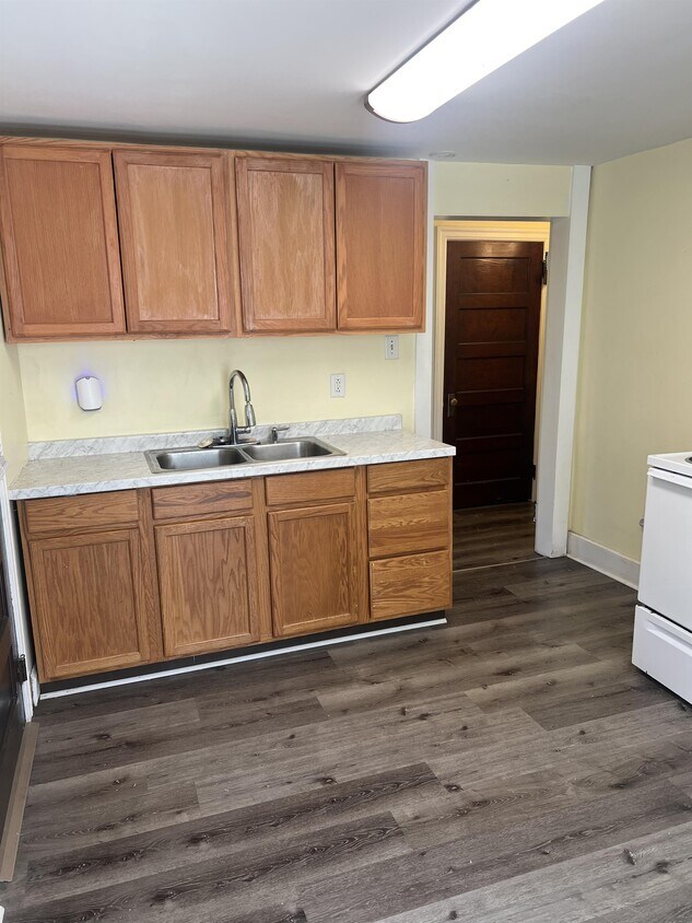 247 S Prospect St Unit 4, Hagerstown, MD 21740 Room for Rent in