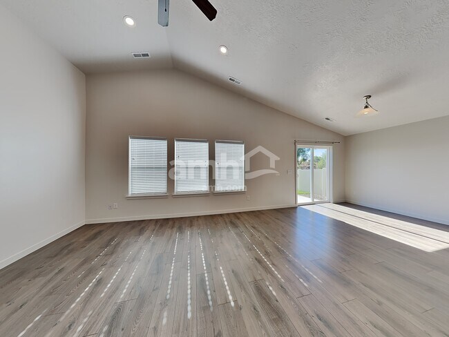 Foto del edificio - 16903 Bethany Ave