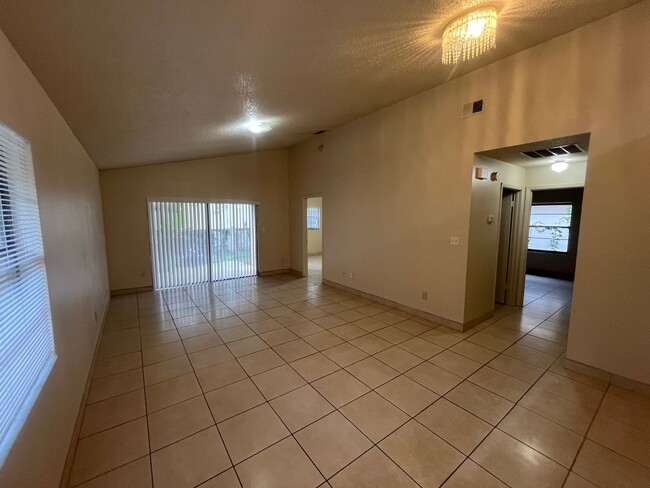 Building Photo - 10413 Cresto Delsol Cir
