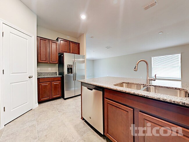 Building Photo - 1618 Broad Winged Hawk Dr