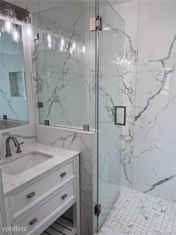 Foto del edificio - 3 br, 3 bath Duplex - 17306 Wilkie Avenue