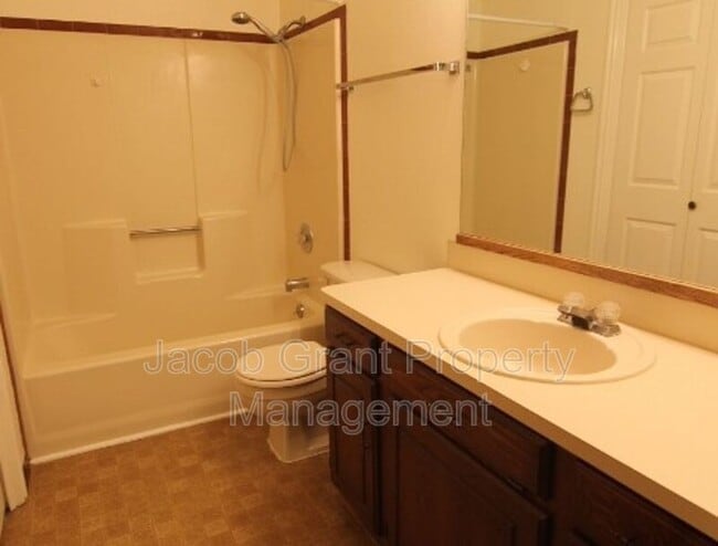 Building Photo - 749 Whittier St