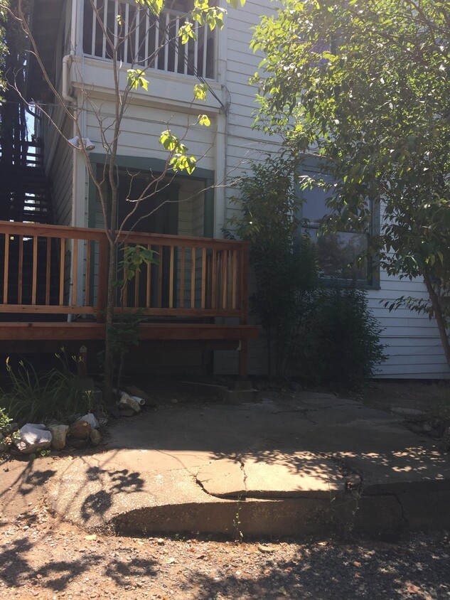 Primary Photo - 362 Linden Ave