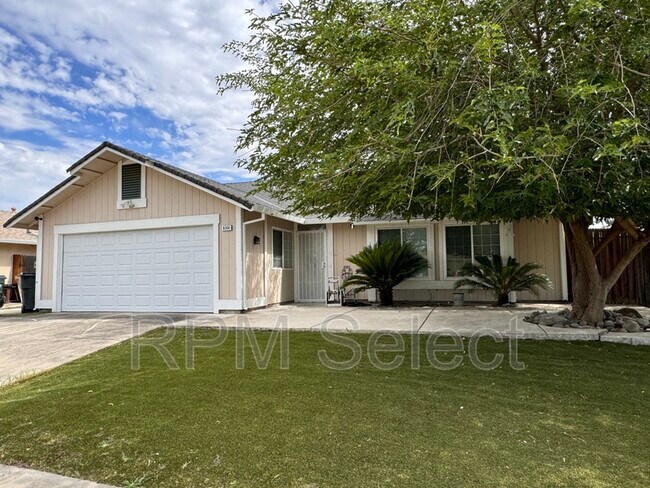Foto del edificio - 8364 Bloomington Dr