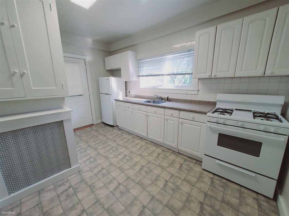 Primary Photo - 1 br, 1 bath Condo - 72 Lindale St Apt 1