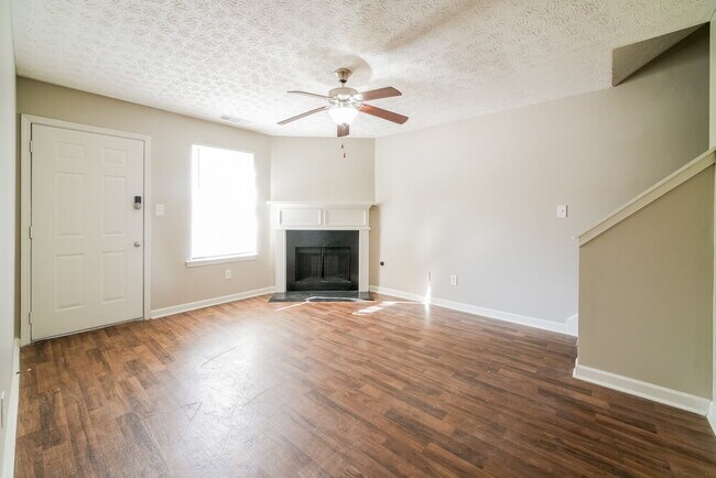 Foto del edificio - 5246 Kirk Dr