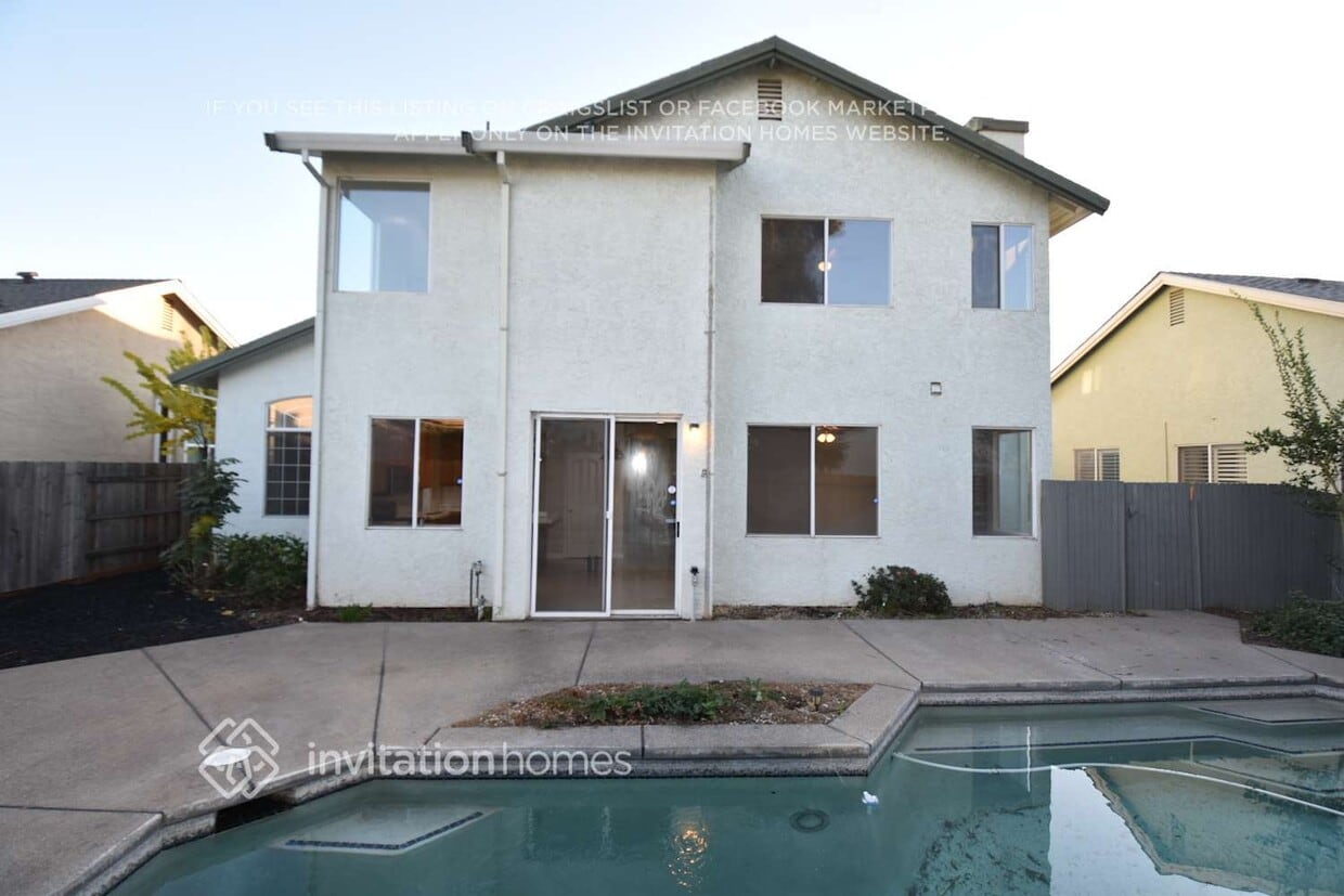Building Photo - 8107 Helmsdale Dr