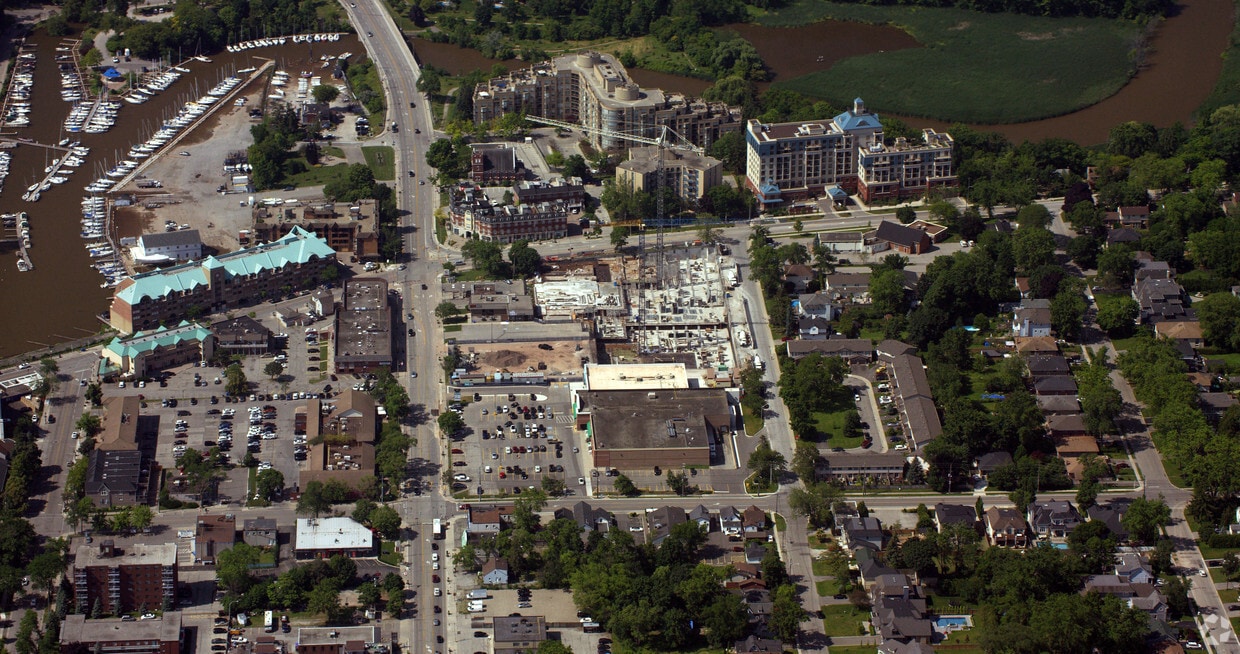 The Village Bronte Harbour Apartments 125133 Bronte Rd Oakville, ON