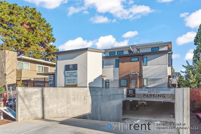 Building Photo - 2 br, 3 bath Townhome - 395 Curtner Avenue...