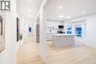 Building Photo - 3304 Wellington Ave