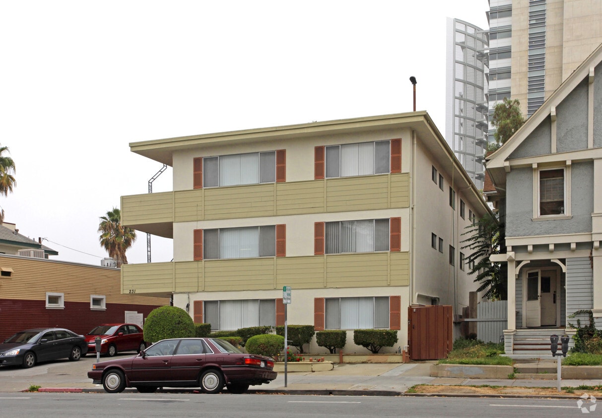 Building Photo - Fairmont Apartments