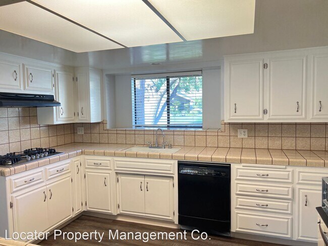 Building Photo - 4 br, 2 bath House - 7801 Selkirk Dr.