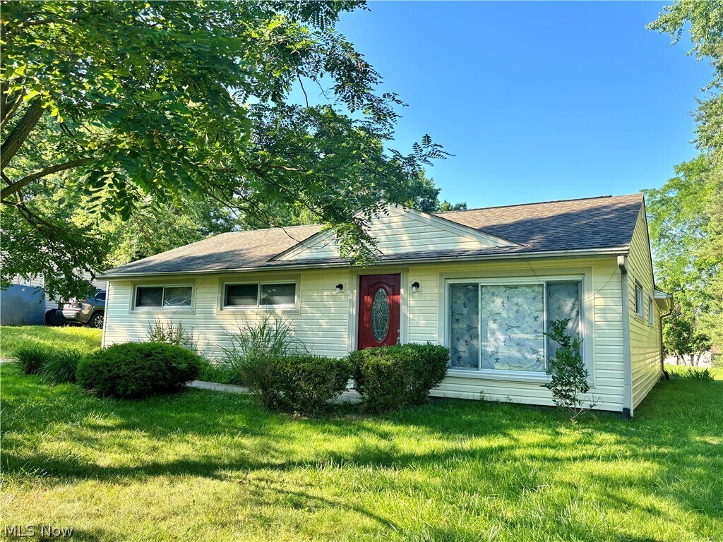 1713 Westwood Dr, Twinsburg, OH 44087 House Rental in Twinsburg, OH