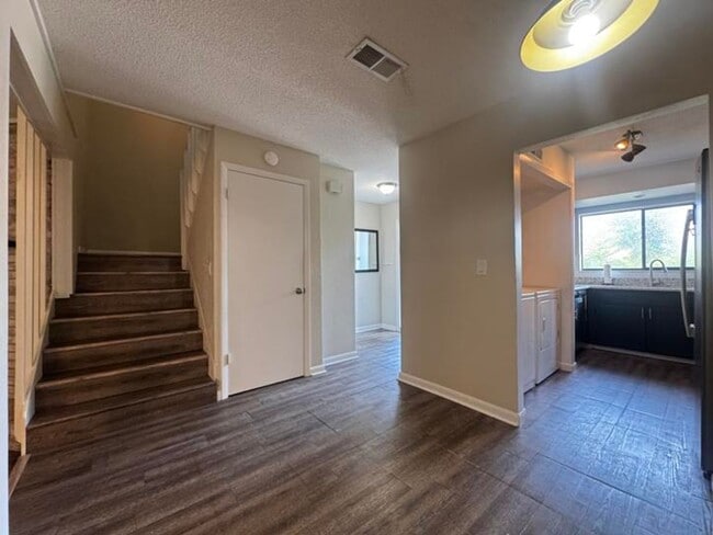 Building Photo - 29 Fair Oaks Cir