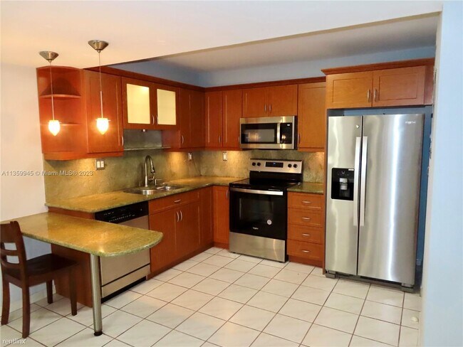 Foto del edificio - 2 br, 2 bath House - 8811 SW 132nd Pl Apt ...