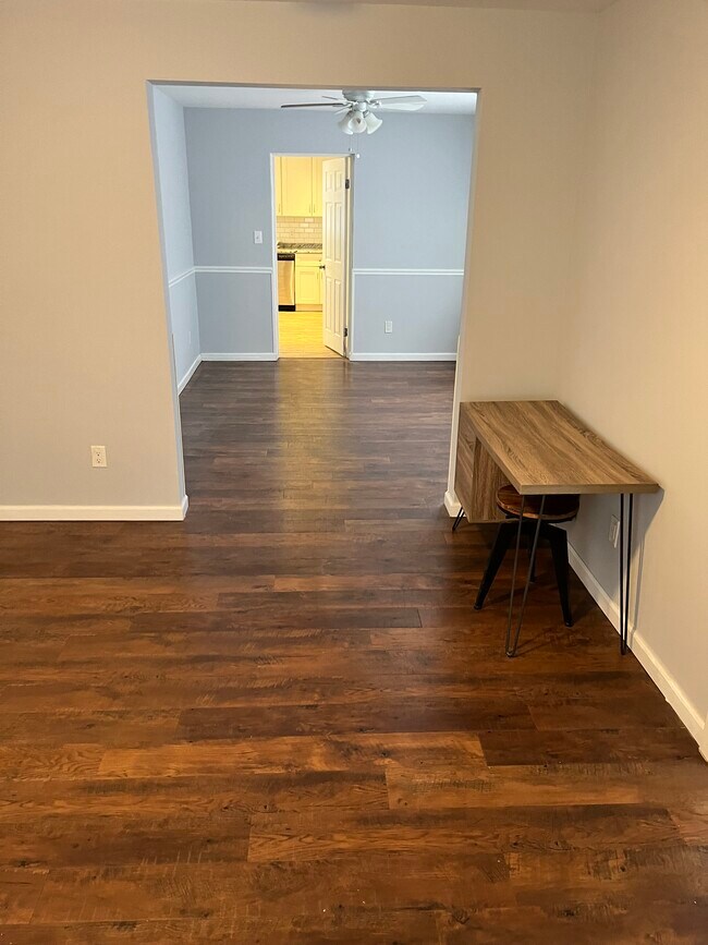 Sala de estar principal - 125 Weaver Ave