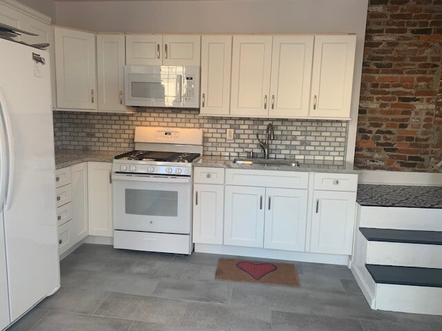 Kitchen - 2901 S 16th St