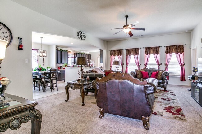 Building Photo - 2401 Fall Leaf Ct