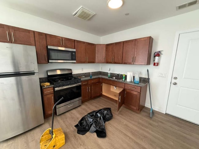 Photo - 329 W State St Apartment