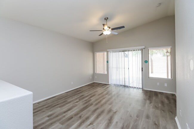 Building Photo - 84 S Laveen Pl