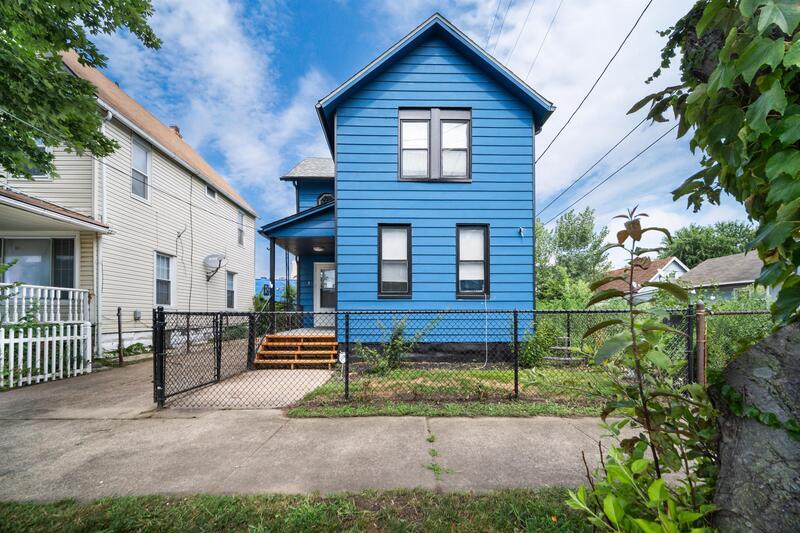 1365 E 43rd St Cleveland, OH 44103 – photo 4