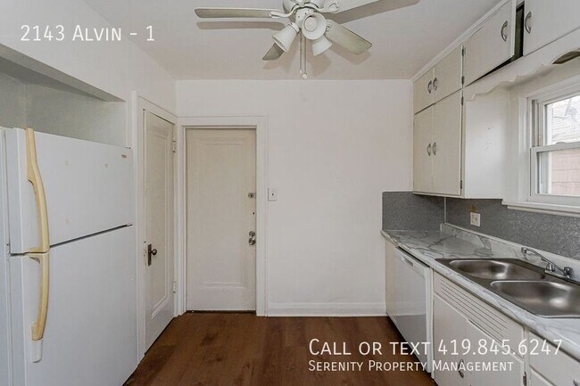 Foto del edificio - 2143 Alvin-1