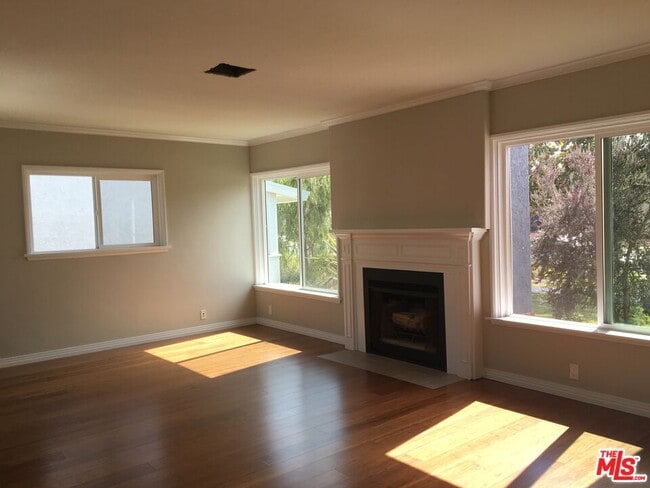 Building Photo - 8424 Gonzaga Ave