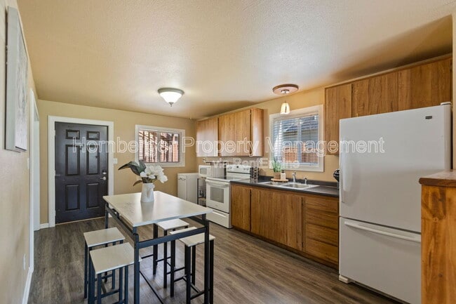 Foto del edificio - 727 E 9th Ave