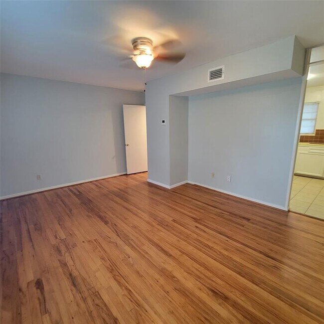 Building Photo - 1316 Heights Blvd
