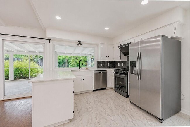 Building Photo - 5202 Greenheart Dr