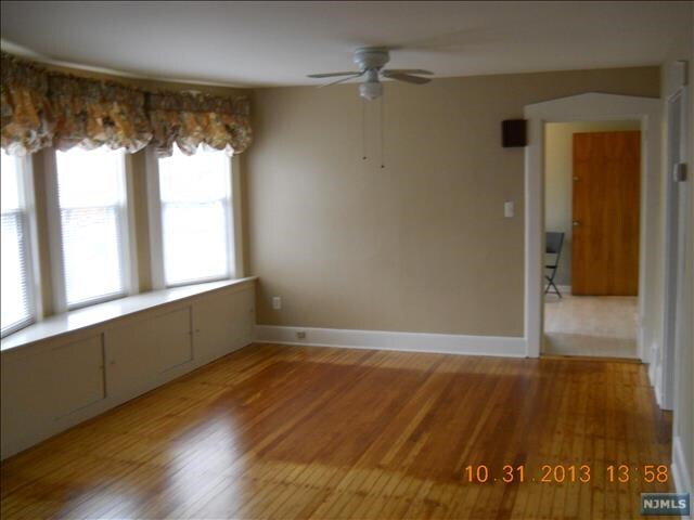 Building Photo - 42 Outlook Ave