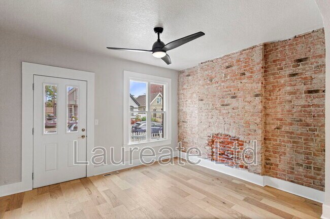 Building Photo - 708 E 1st Ave
