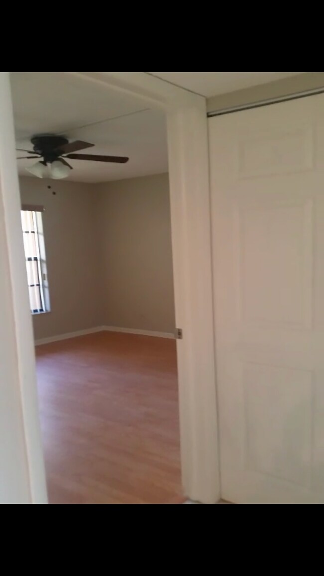 Building Photo - 4700 Lucerne Lakes Blvd