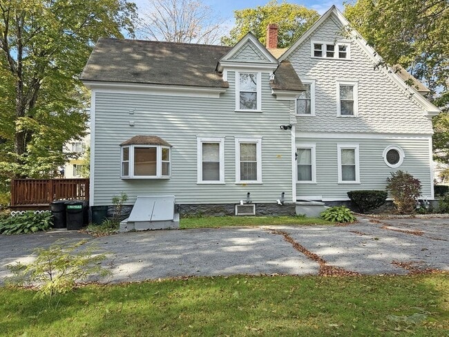 Building Photo - 52 Littleton Rd