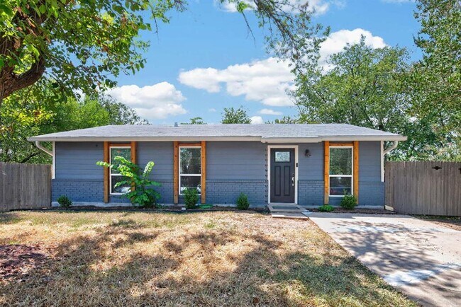 Foto del edificio - 6021 Bluebell Cir