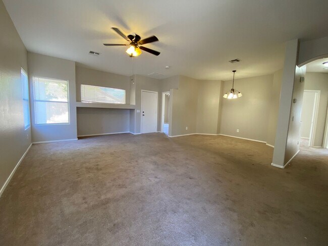 Building Photo - 3096 E Pinto Valley Rd
