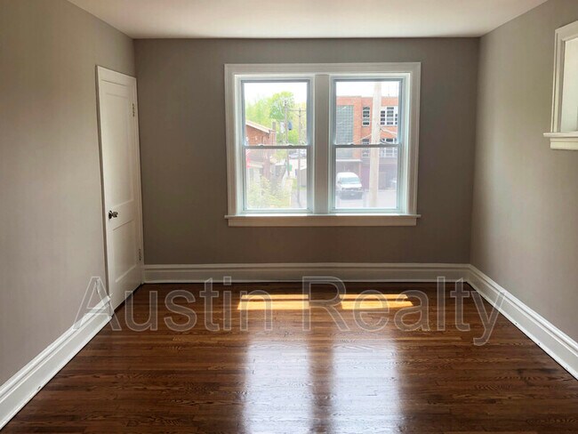 Building Photo - 4021 Dover Pl
