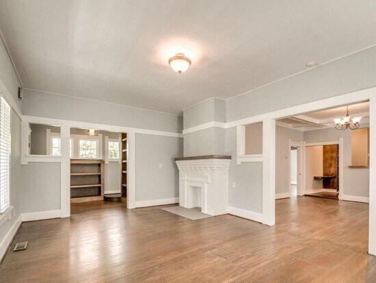 Building Photo - 2 bed 2 bath historic remodeled home with an awesome 1bed 1 bath detached apartment! Mesta Park b...