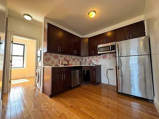 Primary Photo - 3 bedroom in ASTORIA NY 11105