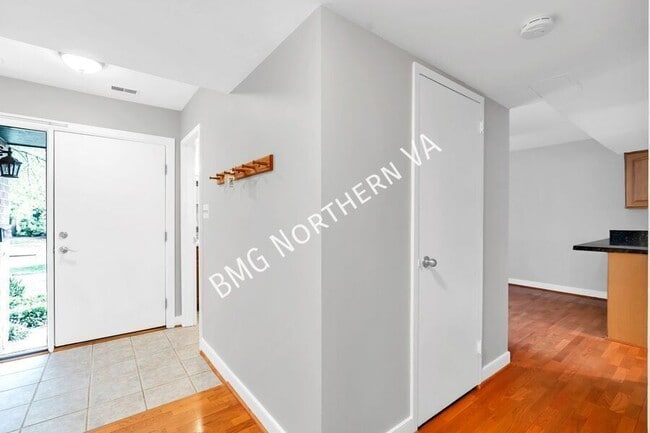 Building Photo - 1790 Ivy Oak Square