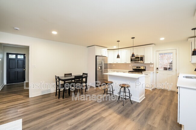 Foto del edificio - 147 Harmon Ave