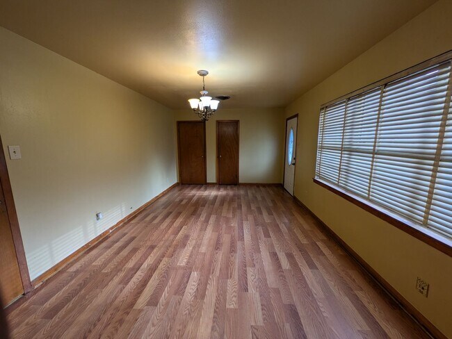 Foto del edificio - 5450 Thames Dr