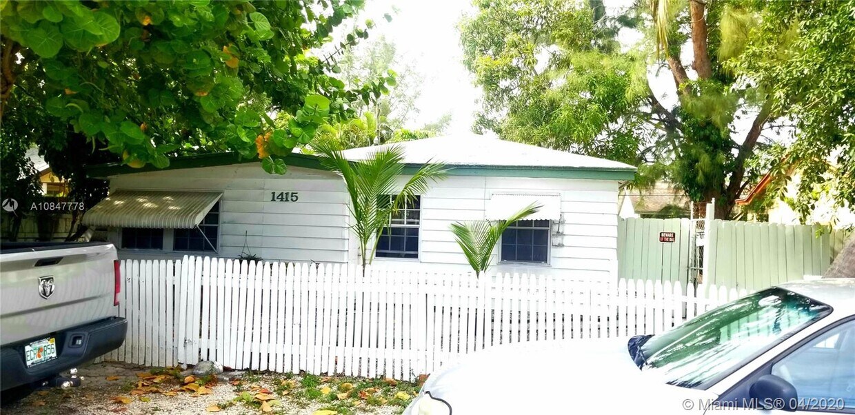 Foto principal - 1415 SW 27th Ct