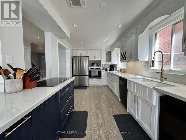 Building Photo - 5 Kintyre St