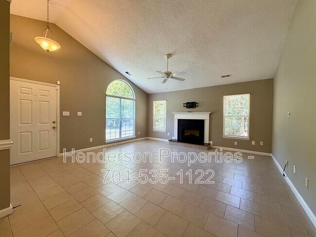 Foto del edificio - 8410 Cullingford Ln