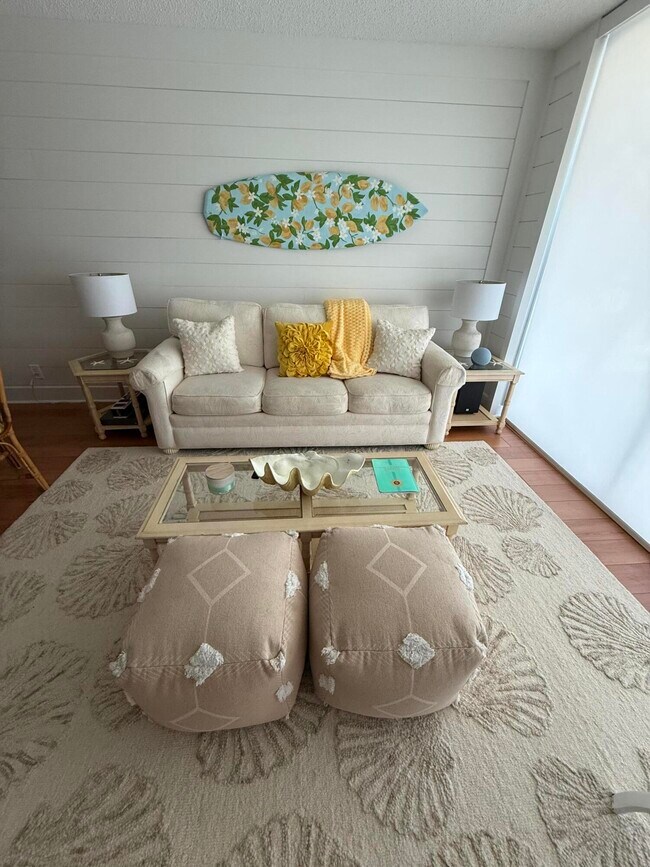 Building Photo - 353 S US Hwy 1